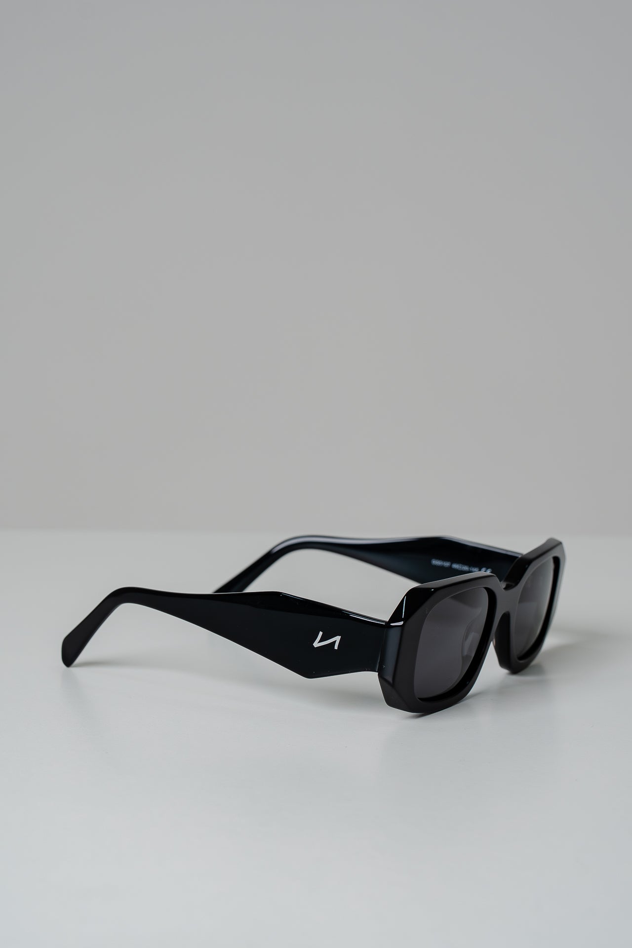 ZENITH BLACK / POLARIZED
